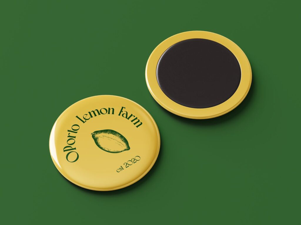 Íman amarelo com o logótipo secundário