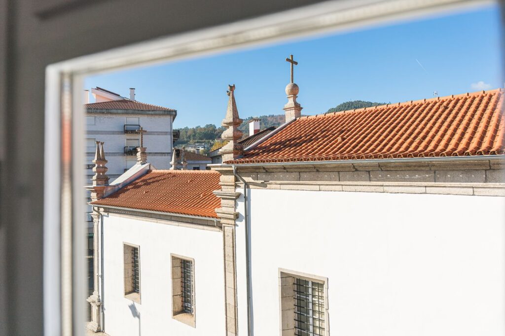 Telhados do centro histórico vistos da janela