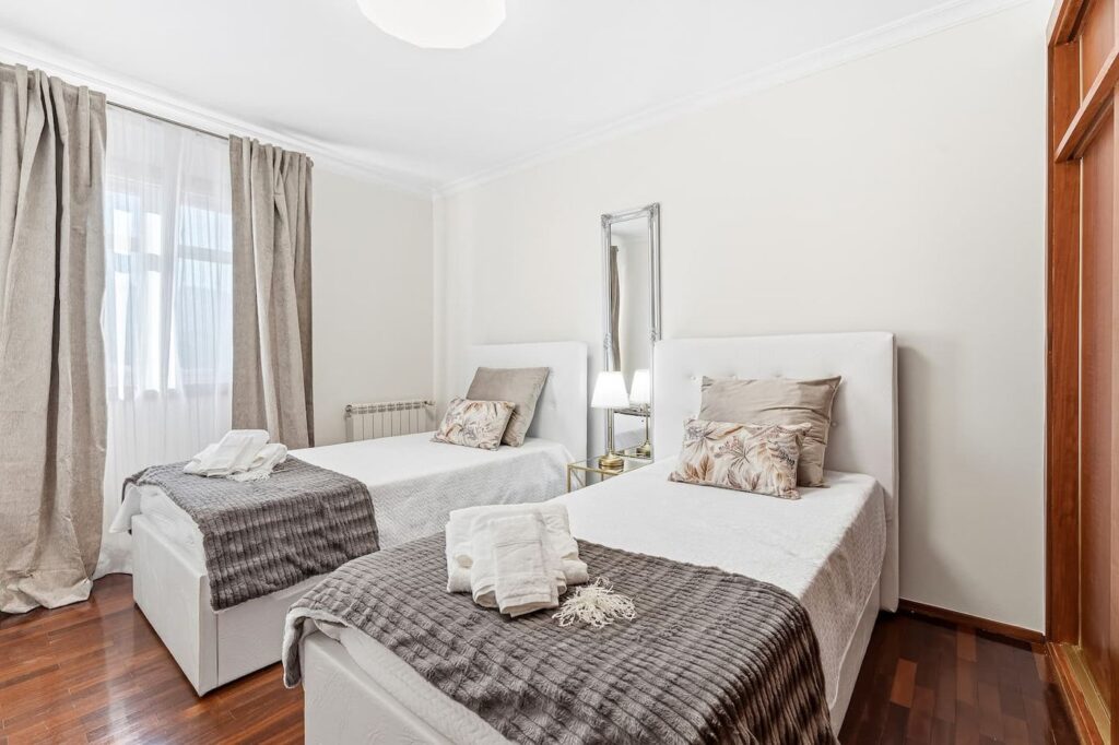 Quarto com duas camas individuais